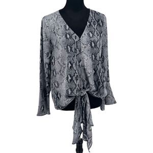 New Entro | Women’s Snake Print Bell Sleeve Top Small